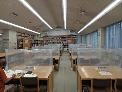 川崎市立高津図書館