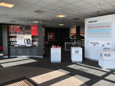 Cell Phone Store «Verizon», reviews and photos, 8501 N Church Rd, Kansas City, MO 64157, USA