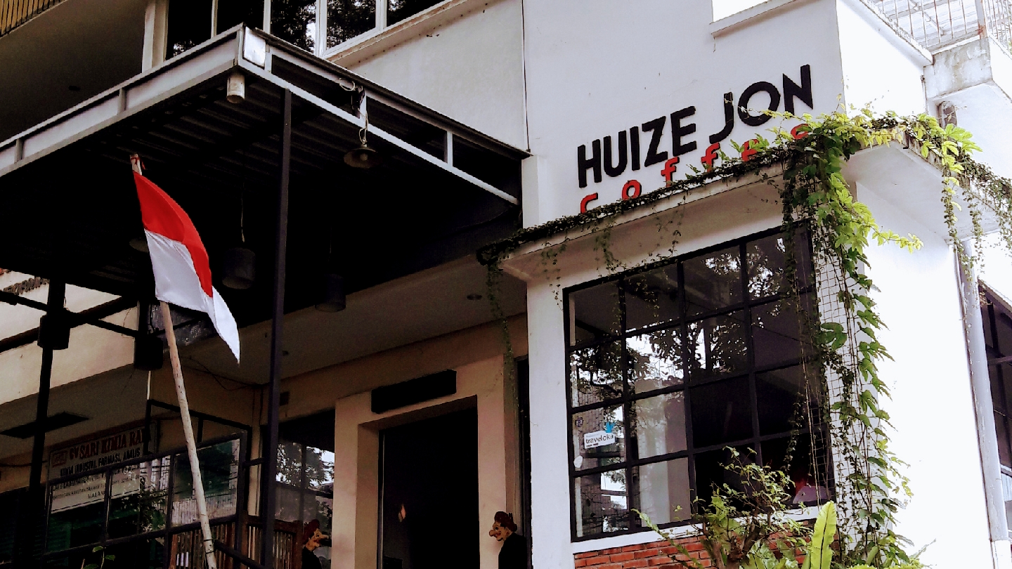 Huize Jon Coffee Malang Photo