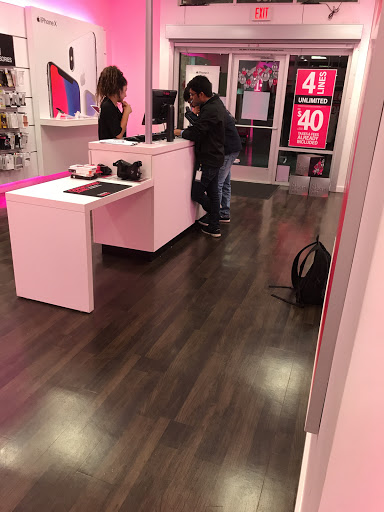 Cell Phone Store «T-Mobile», reviews and photos, 41093 Fremont Blvd #104, Fremont, CA 94538, USA