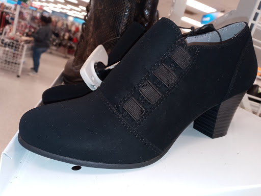 Clothing Store «Ross Dress for Less», reviews and photos, 6327 Stewart Rd, Galveston, TX 77551, USA