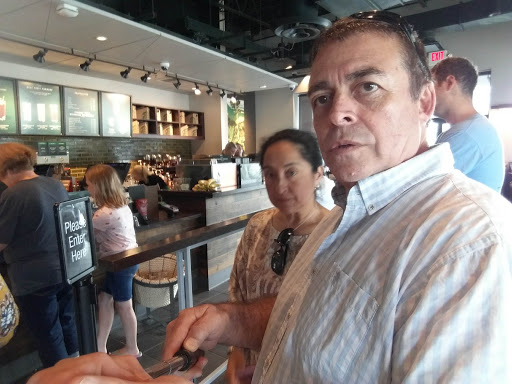 Shopping Mall «Aquidneck Shopping Centre», reviews and photos, 77 E Main Rd, Middletown, RI 02842, USA