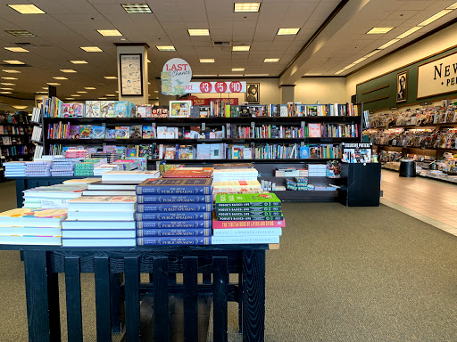 Book Store «Barnes & Noble», reviews and photos, 567 N Stephanie St, Henderson, NV 89014, USA