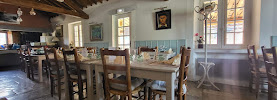 Atmosphère du Restaurant français Restaurant La Charrette Bleue à Condorcet - n°14