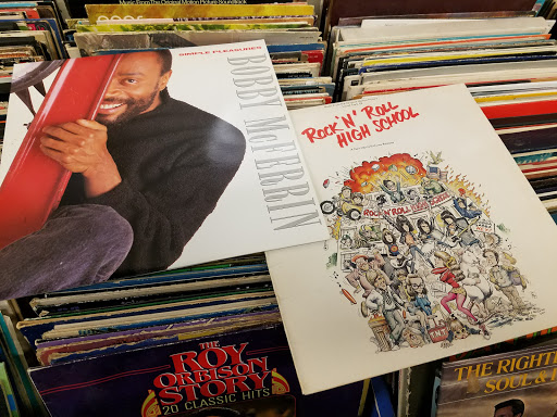 Used Book Store «Used Book Superstore», reviews and photos, 256 Cambridge St, Burlington, MA 01803, USA