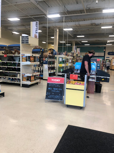 Pet Supply Store «PetSmart», reviews and photos, 3010 Brandywine Pkwy, Wilmington, DE 19803, USA