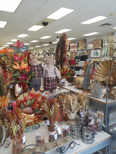 Shopping Mall «Southland Four Seasons Shopping Center», reviews and photos, 600 Clairton Blvd, Pittsburgh, PA 15236, USA