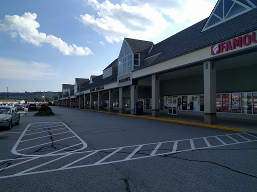 Outlet Mall «Tanger Outlet Tilton», reviews and photos, 120 Laconia Rd, Tilton, NH 03276, USA