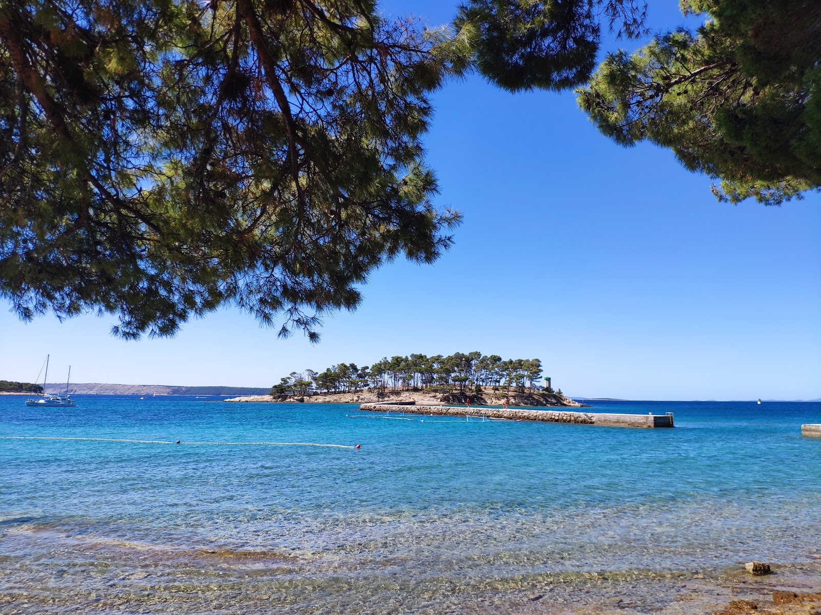 Photo of Padova II beach and the settlement