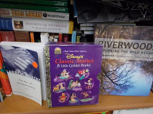 Book Store «Dead Tree Books», reviews and photos, 5645 S Flores St #105, San Antonio, TX 78214, USA