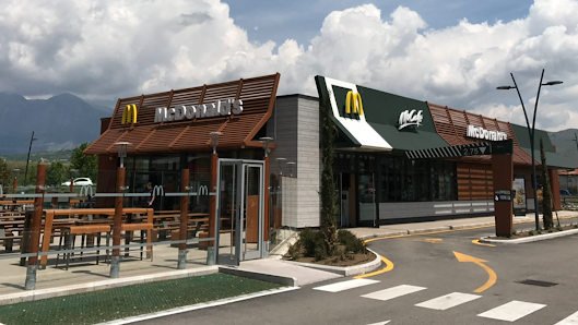 McDonald's Via Roma, 246, 67051 Avezzano AQ, Italia
