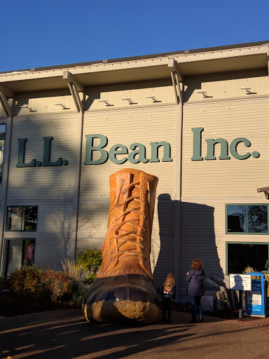 Clothing Store «L.L. Bean», reviews and photos, 95 Main St, Freeport, ME 04032, USA