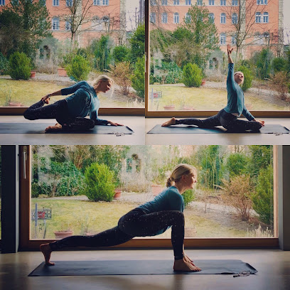Chantal Yoga