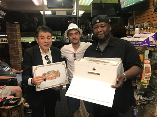 Tobacco Shop «Tobacco City», reviews and photos, 3281 W 115th St, Merrionette Park, IL 60803, USA