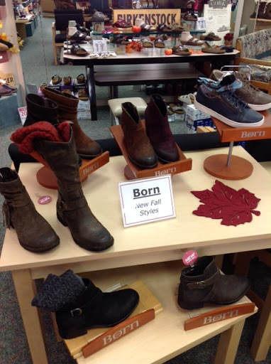 Shoe Store «Gimres Shoe Store Hillsboro», reviews and photos, 256 E Main St, Hillsboro, OR 97123, USA