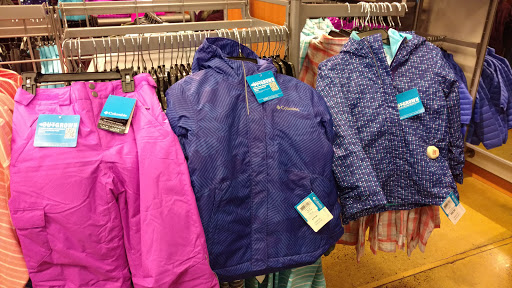 Sportswear Store «Columbia Sportswear Outlet», reviews and photos, 3 Monroe Pkwy, Lake Oswego, OR 97035, USA