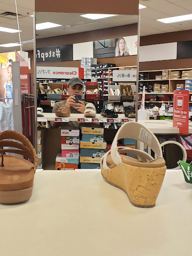 Shoe Store «Famous Footwear», reviews and photos, 1140 Harter Pkwy, Yuba City, CA 95993, USA