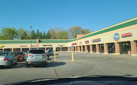 Expressway Plaza image