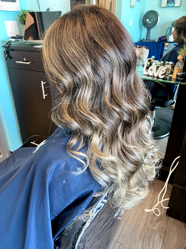 Hair Salon «Glow on main hair salon», reviews and photos, 505 N Main St, Greenville, SC 29601, USA