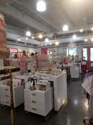 Fashion Accessories Store «Charming Charlie», reviews and photos, 4431 W 119th St, Leawood, KS 66209, USA