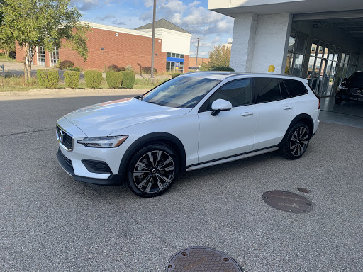Car Dealer «Volvo Cars of Cincinnati North», reviews and photos, 5890 Muhlhauser Rd, West Chester Township, OH 45069, USA