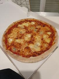 Plats et boissons du Pizzas à emporter Lisa Pizza à Soucieu-en-Jarrest - n°4