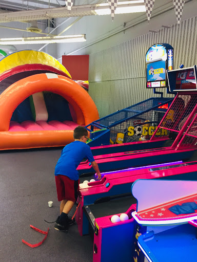 Movie Theater «Regal Cinemas Seymour 8», reviews and photos, 357 Tanger Blvd, Seymour, IN 47274, USA