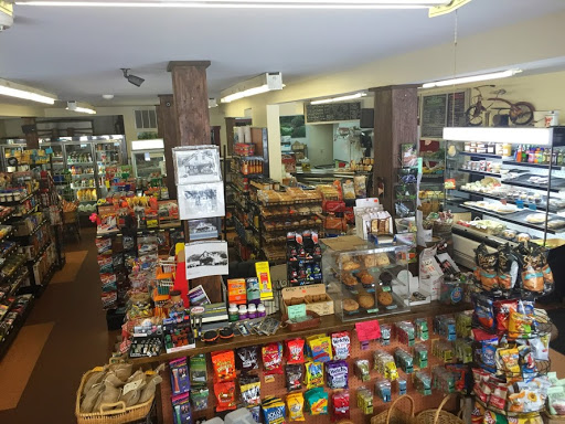 Grocery Store «Cornwall Country Market», reviews and photos, 25 Kent Rd S, Cornwall Bridge, CT 06754, USA