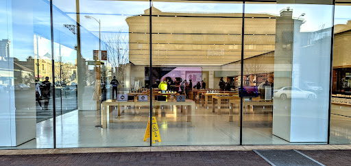 Computer Store «Apple Country Club Plaza», reviews and photos, 227 Nichols Rd, Kansas City, MO 64112, USA