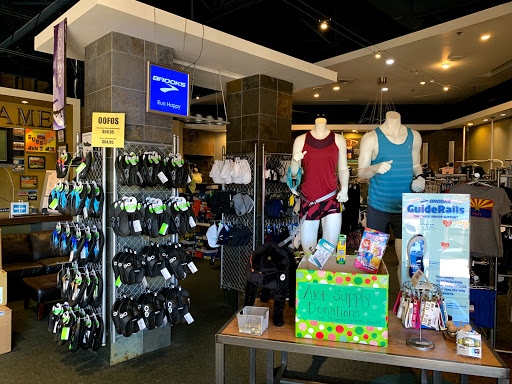 Shoe Store «Sole Sports Running Zone», reviews and photos, 1006 E Warner Rd #104, Tempe, AZ 85284, USA