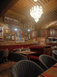 Atmosphère du Restaurant La Mère Maquerelle Bouchon Lyonnais - n°19