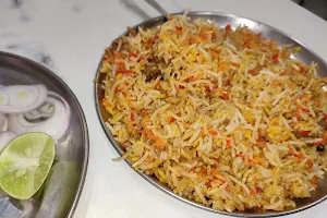 Maharaja Veg & Non-Veg Foods image