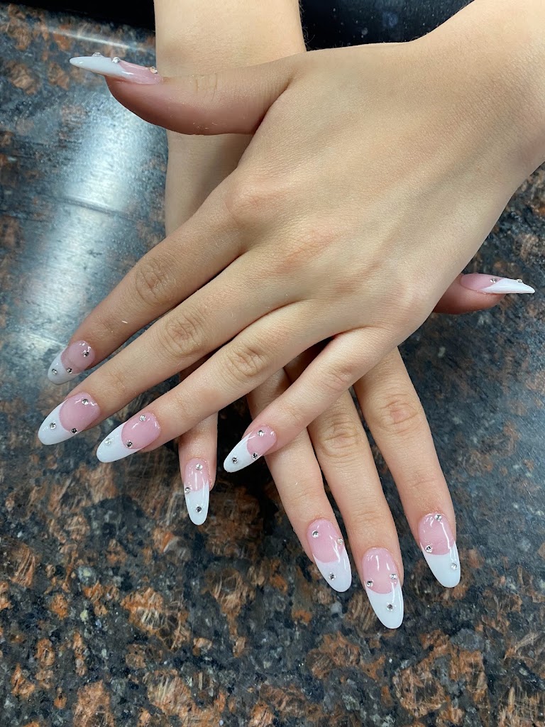 JK City Nails and Spa 10956