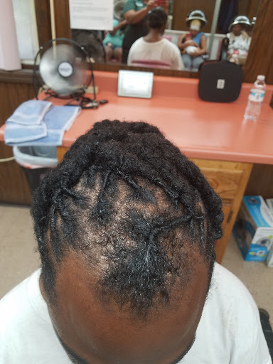 Beauty Salon «New Concepts Beauty & Barber», reviews and photos, 10519 W Main St, Belleville, IL 62223, USA