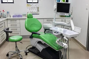 Thompson Dental image