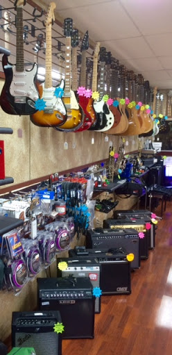 Pawn Shop «Pine Ridge Pawn & Jewelry», reviews and photos, 2033 Pine Ridge Rd #4, Naples, FL 34109, USA