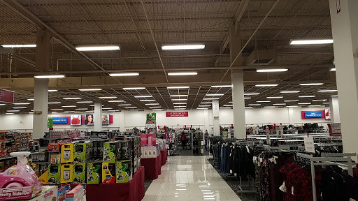 Clothing Store «Burlington Coat Factory», reviews and photos, 30 W Rand Rd, Arlington Heights, IL 60004, USA