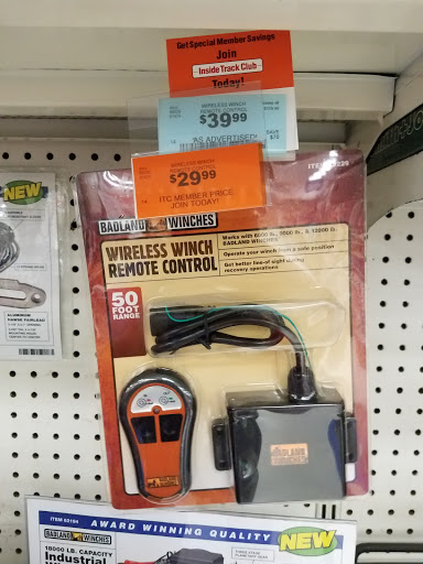 Hardware Store «Harbor Freight Tools», reviews and photos, 2487 S Seneca St, Wichita, KS 67217, USA