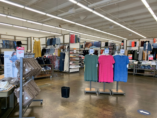 Clothing Store «Old Navy», reviews and photos, 20505 S Dixie Hwy, Cutler Bay, FL 33189, USA