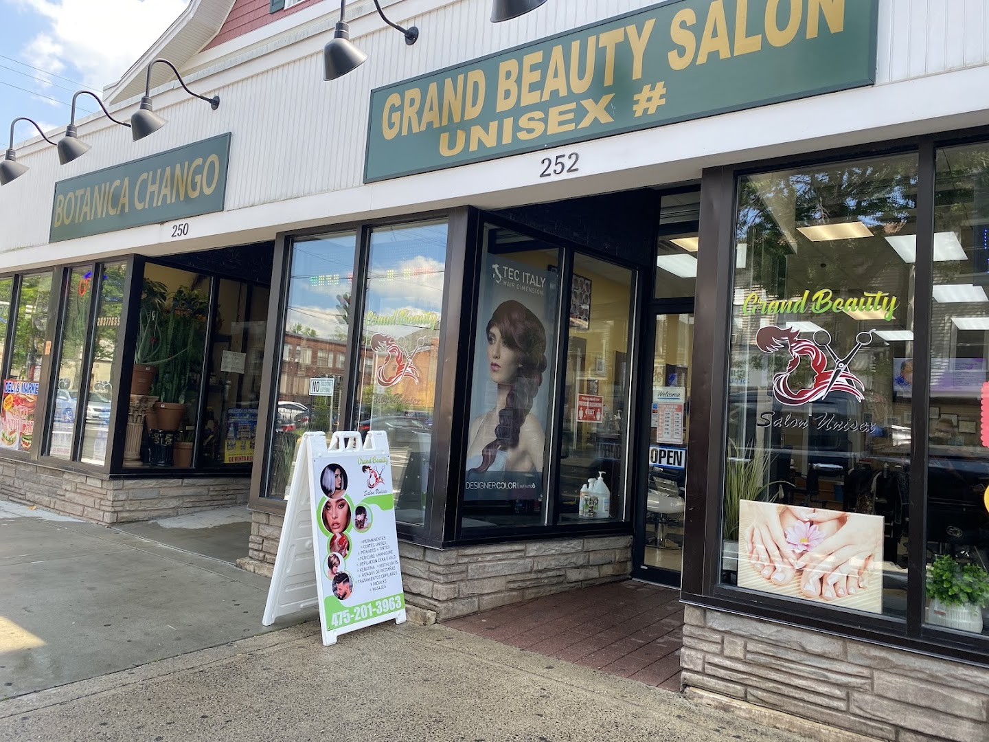 Grand beauty salon unisex