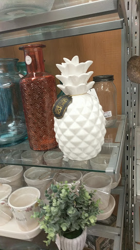 Department Store «T.J. Maxx», reviews and photos, 2711 S Rochester Rd, Rochester Hills, MI 48307, USA