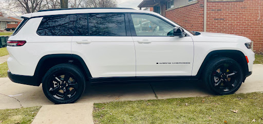 Car Dealer «LaFontaine Chrysler Dodge Jeep Ram of Fenton», reviews and photos, 15123 North Rd, Fenton, MI 48430, USA