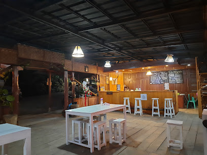Taman & Cafe WATU SEWU Tawangmangu