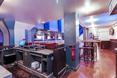 Bal Rock Restaurant bar sportif et club à Paris