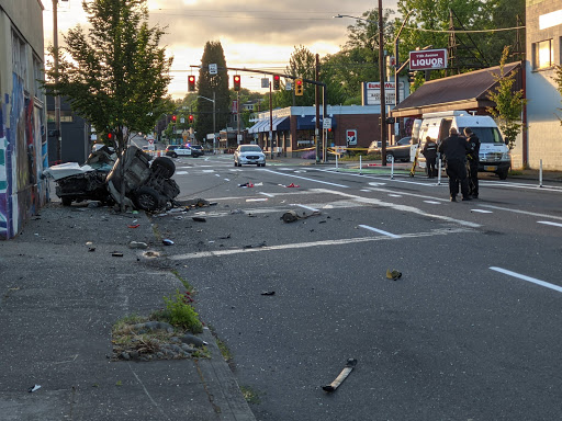 Liquor Store «11th Avenue Liquor», reviews and photos, 1040 SE Hawthorne Blvd, Portland, OR 97214, USA