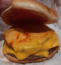Cheeseburger du Restauration rapide McDonald's Saint-Doulchard - n°2