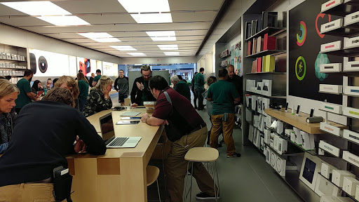 Computer Store «Apple Reston», reviews and photos, 11949 Market St, Reston, VA 20190, USA