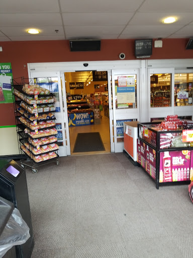 Grocery Store «Super Stop & Shop», reviews and photos, 200 New Hartford Rd, Winsted, CT 06098, USA