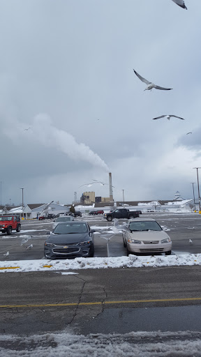 Sportswear Store «Columbia Sportswear Outlet Store at Lighthouse Place Premium Outlets», reviews and photos, 1710 Lighthouse Pl, Michigan City, IN 46360, USA