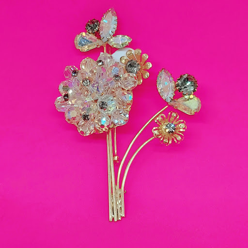 Thrift Store «Beverly Bootstraps Thrift Shop», reviews and photos, 198 Rantoul St, Beverly, MA 01915, USA